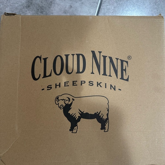 Brand New Size 10 boots.  Still in box and package - Picture 2 of 3